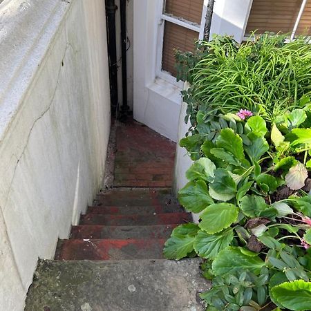 Stylish Central Basement Studio, With Outdoor Space Brighton Exterior photo