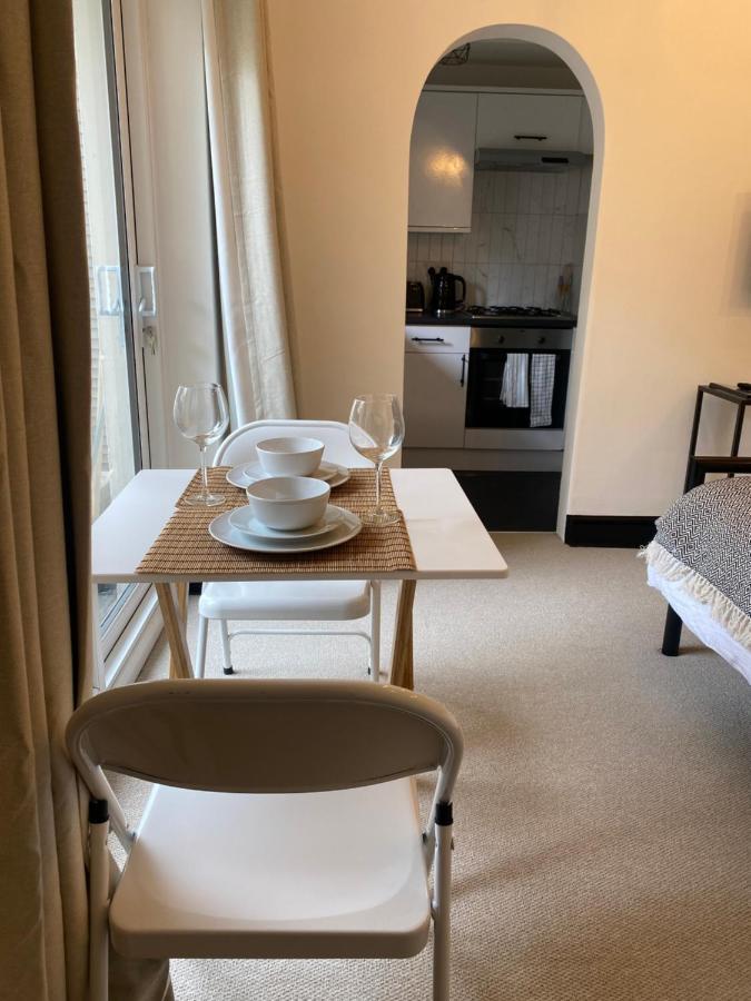 Stylish Central Basement Studio, With Outdoor Space Brighton Exterior photo